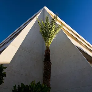 Otel Piramides